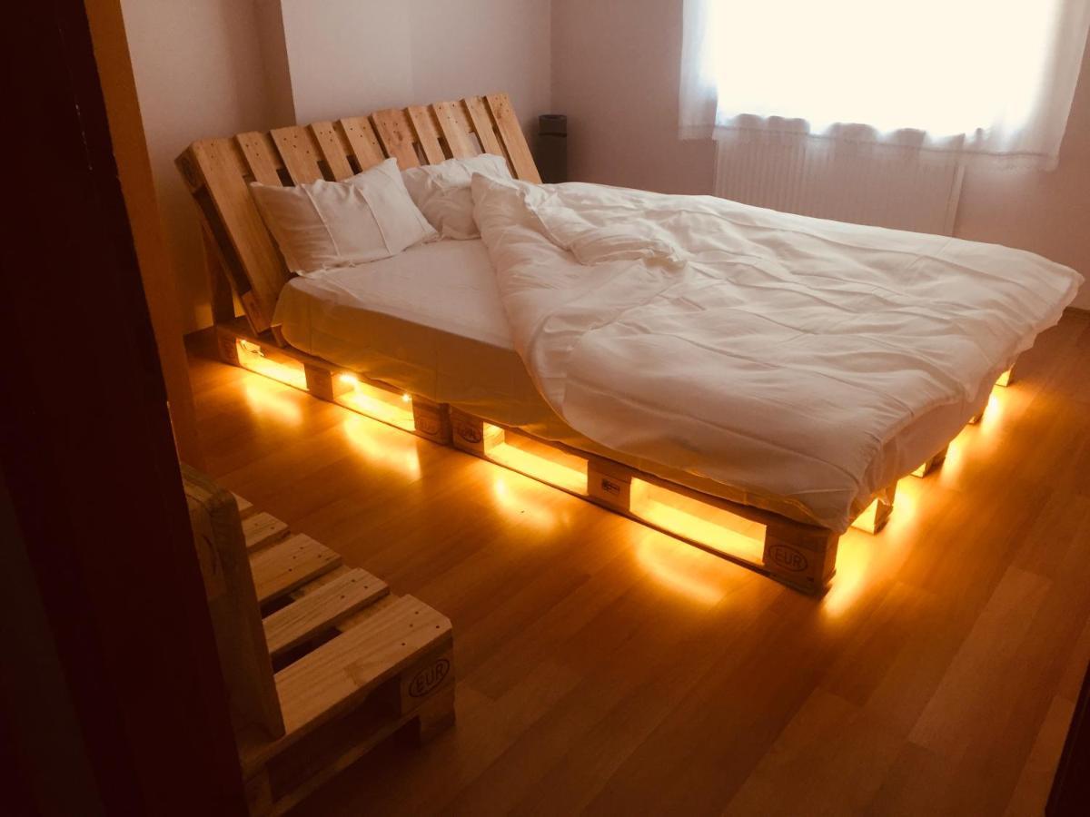Single Room, Одноместная Комната В Доме, Chambre D'Une Personne, Habitacion Individual Istanbulská provincie Exteriér fotografie