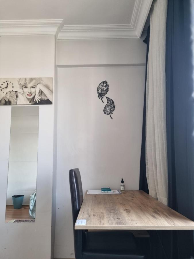 Single Room, Одноместная Комната В Доме, Chambre D'Une Personne, Habitacion Individual Istanbulská provincie Exteriér fotografie